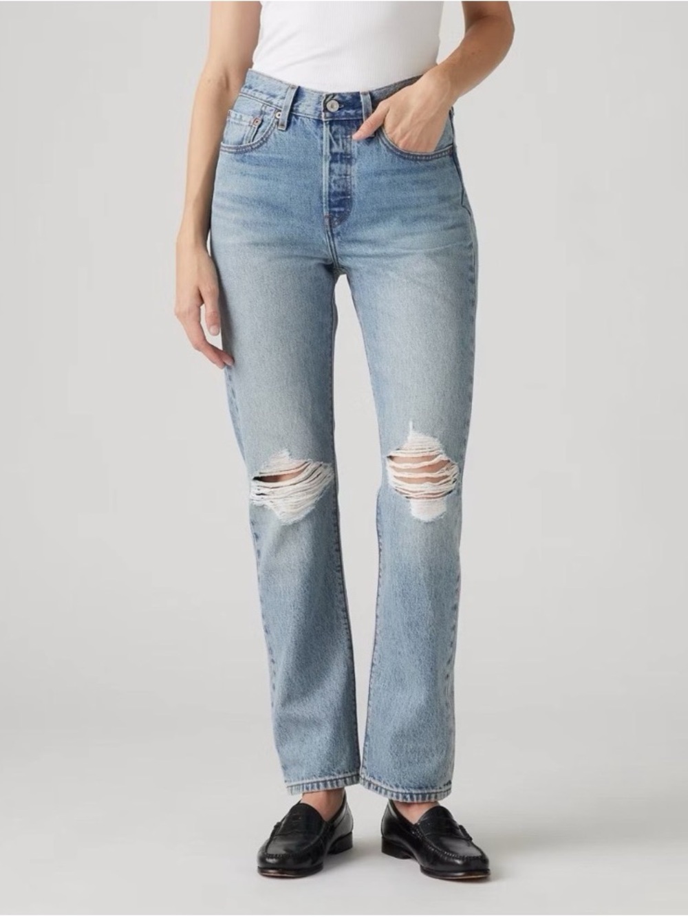 Levi’s Wedgie Straight Women’s Jeans Size 28 Light Wash Distressed Stretch Denim